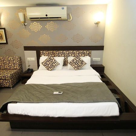 Oyo 4161 Hotel Shailly Inn Ahmedabad Extérieur photo