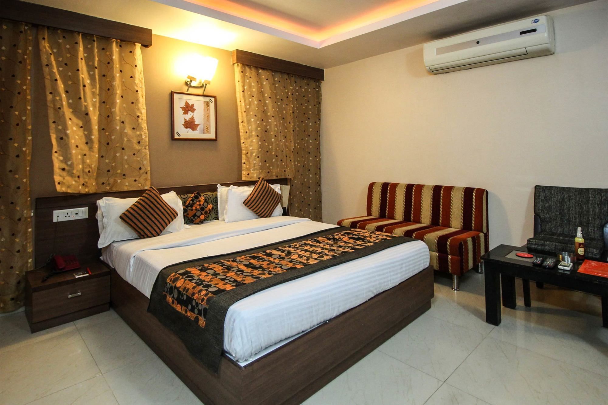 Oyo 4161 Hotel Shailly Inn Ahmedabad Extérieur photo