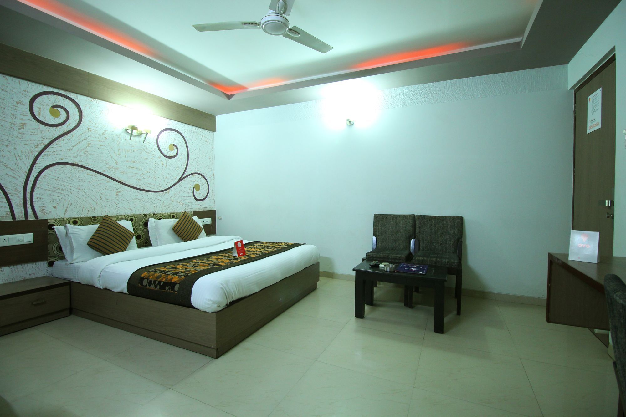 Oyo 4161 Hotel Shailly Inn Ahmedabad Extérieur photo