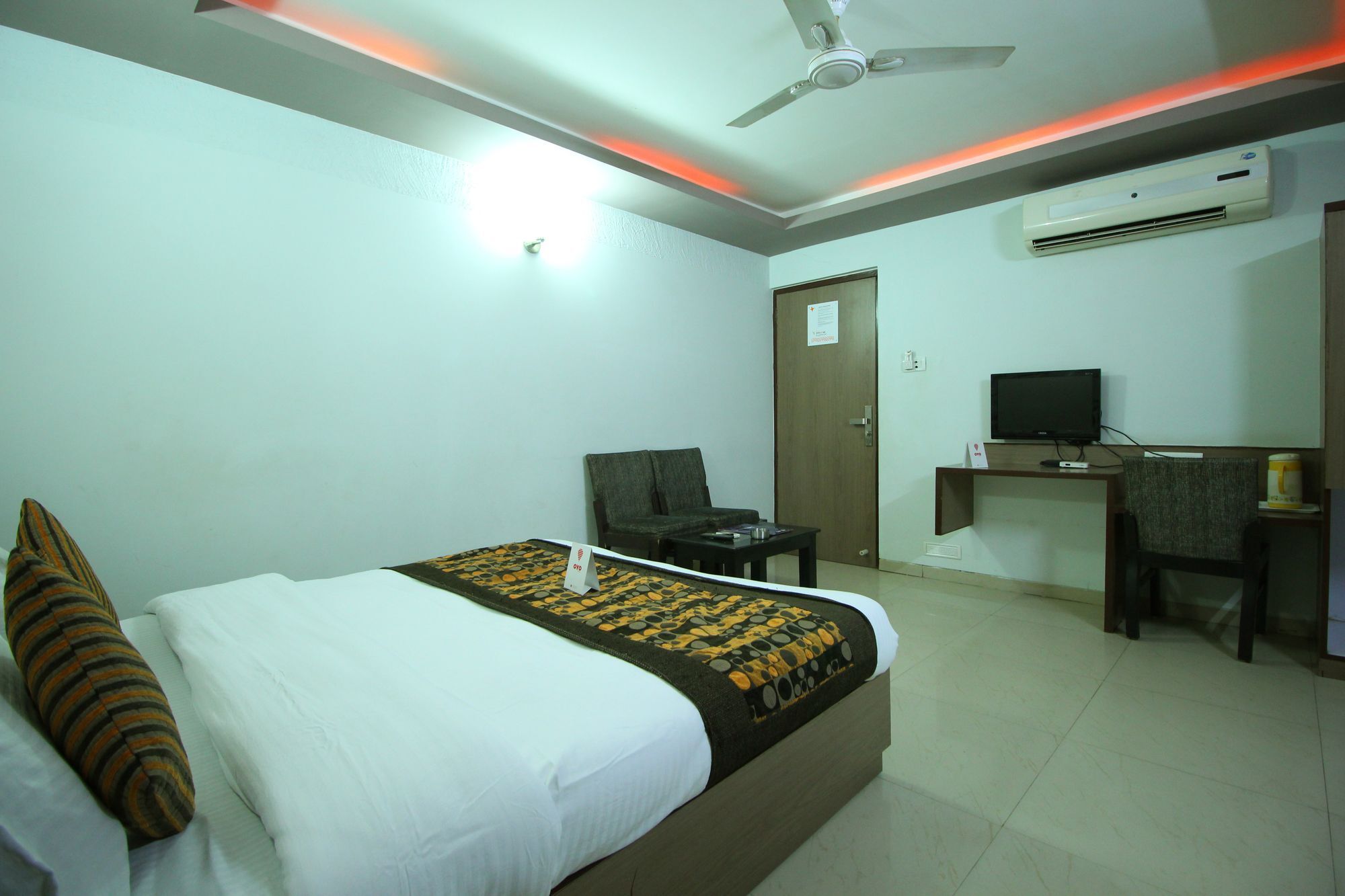 Oyo 4161 Hotel Shailly Inn Ahmedabad Extérieur photo