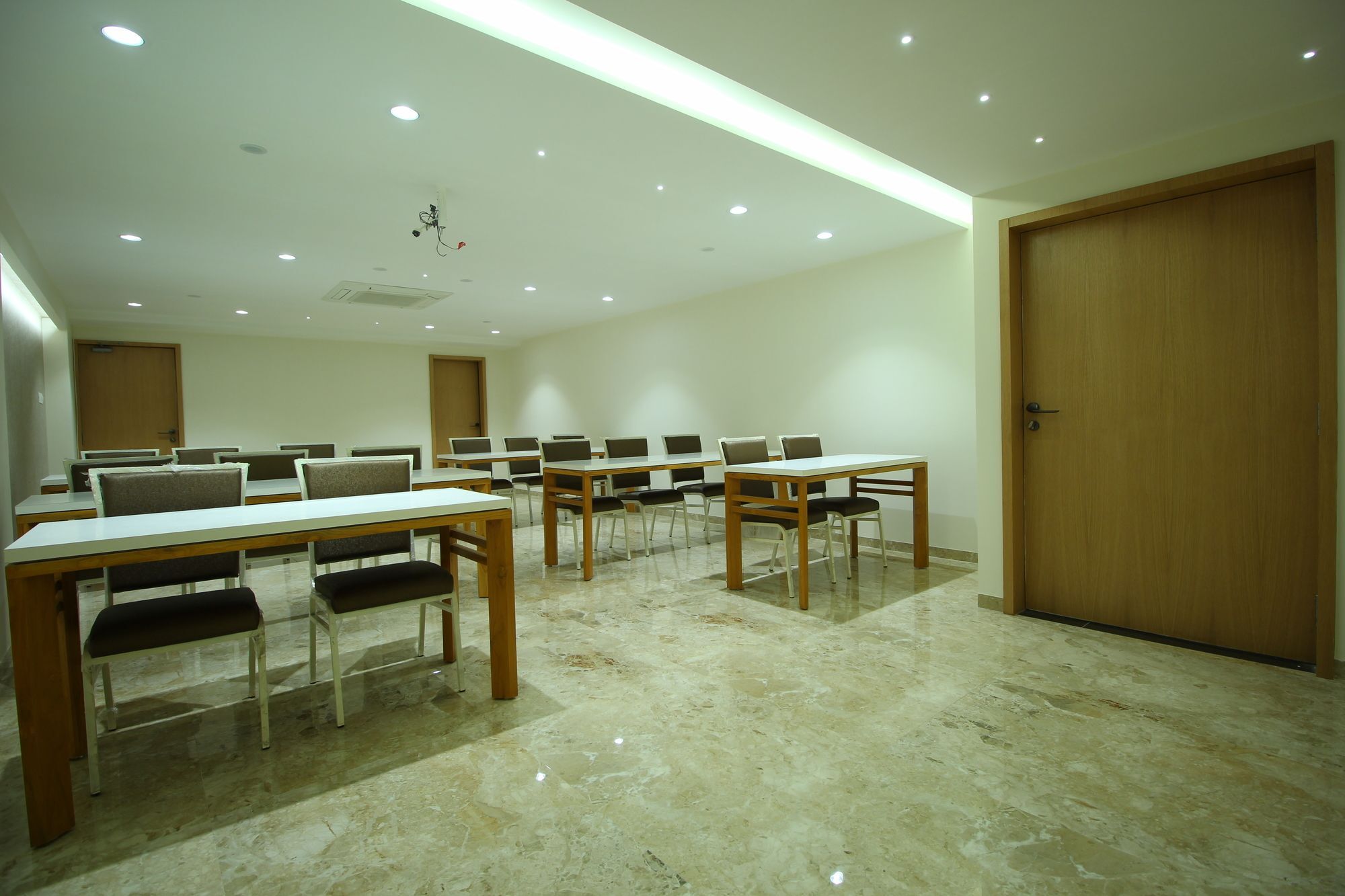 Oyo 4161 Hotel Shailly Inn Ahmedabad Extérieur photo