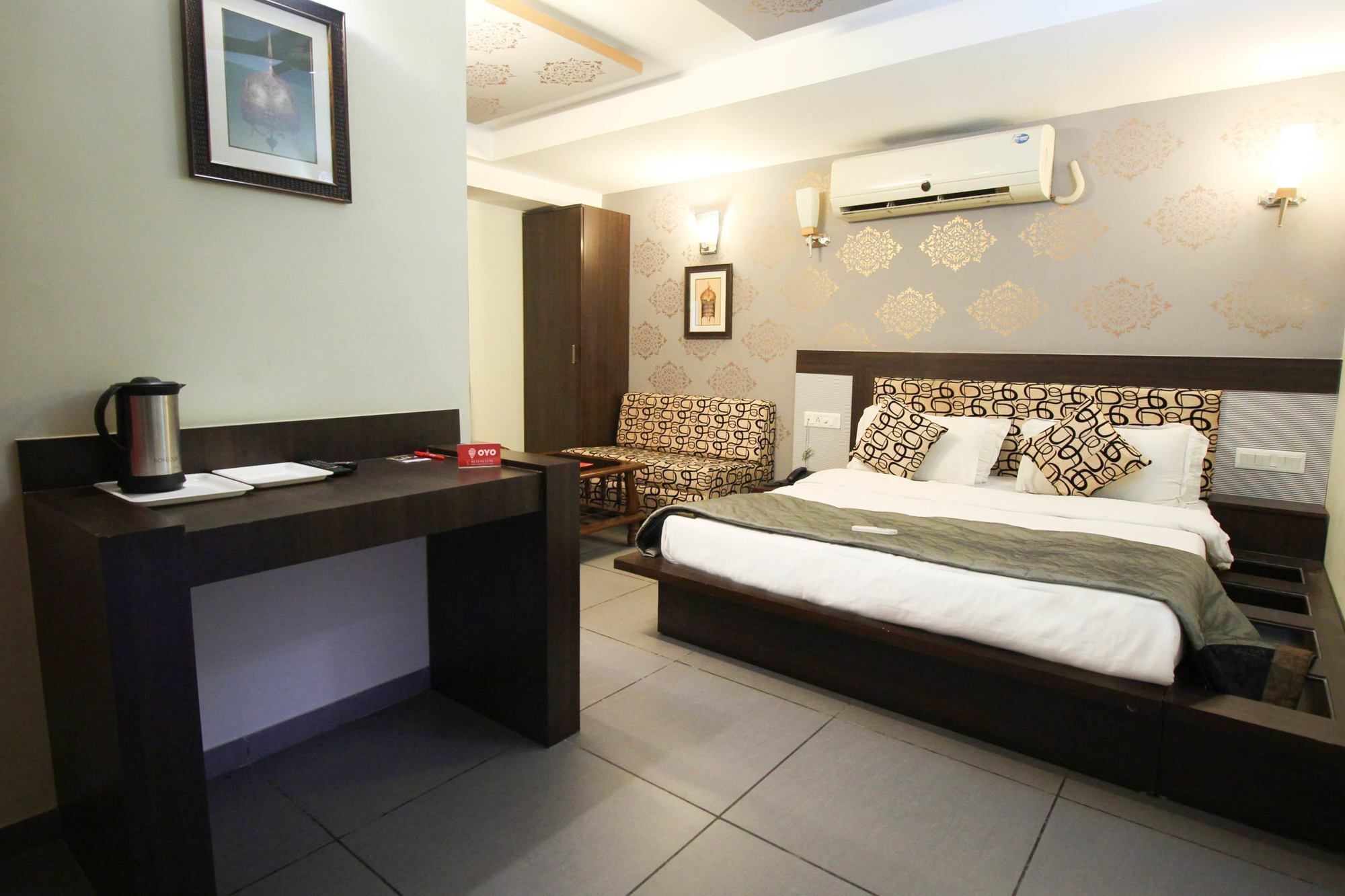 Oyo 4161 Hotel Shailly Inn Ahmedabad Extérieur photo